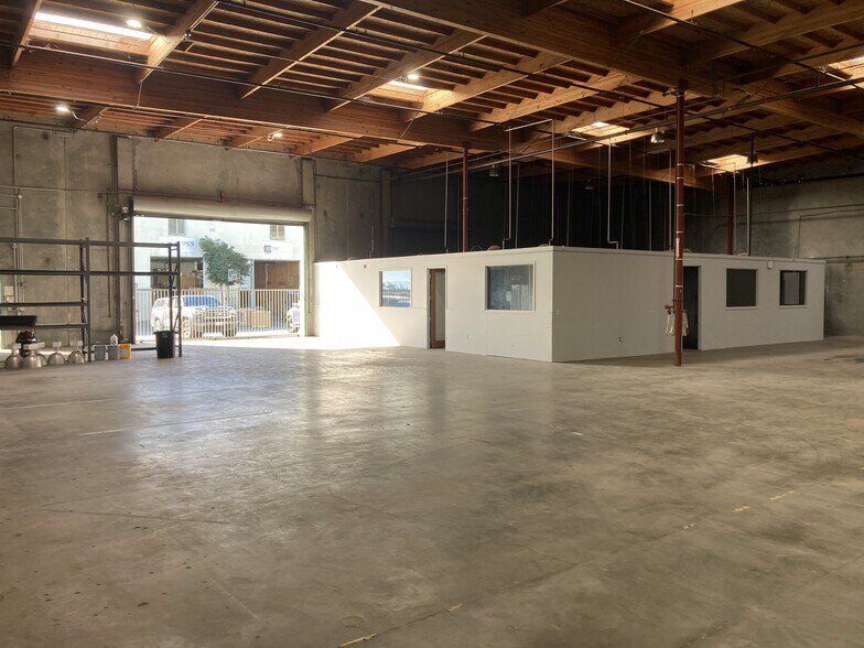 More Photos Of 1000 Quesada Ave, San Francisco Warehouse For Lease