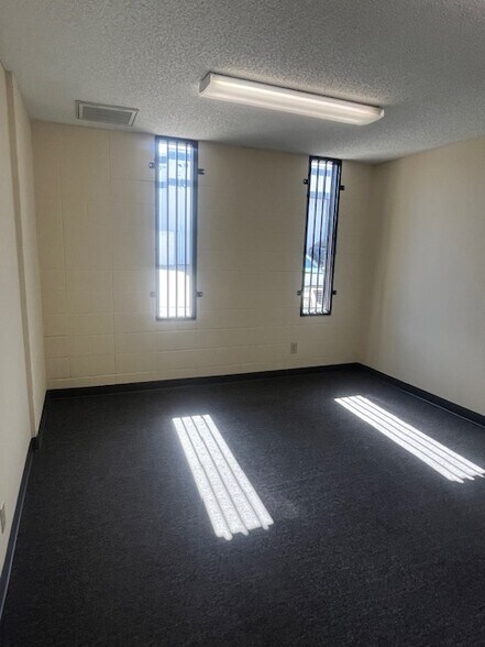 More Photos Of 4700 E Miller Dr, Temple City Warehouse For Lease