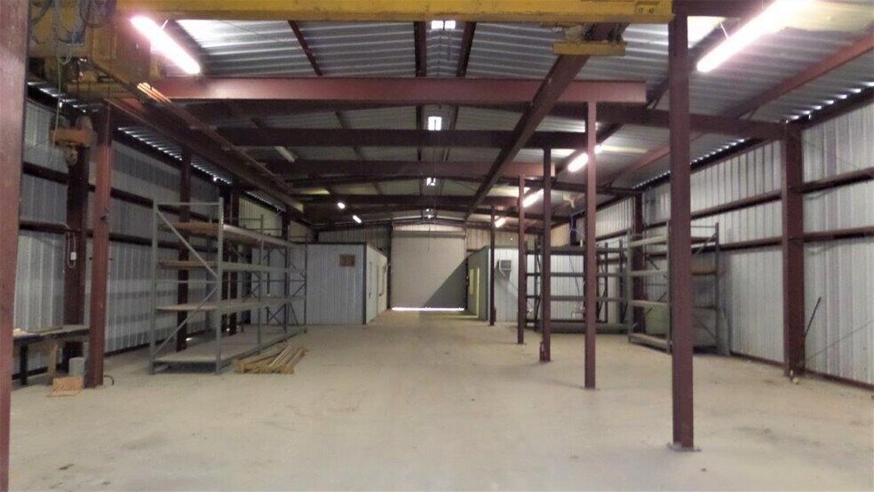 More Photos Of 6339B E Opelousas St, Lake Charles Distribution For Lease