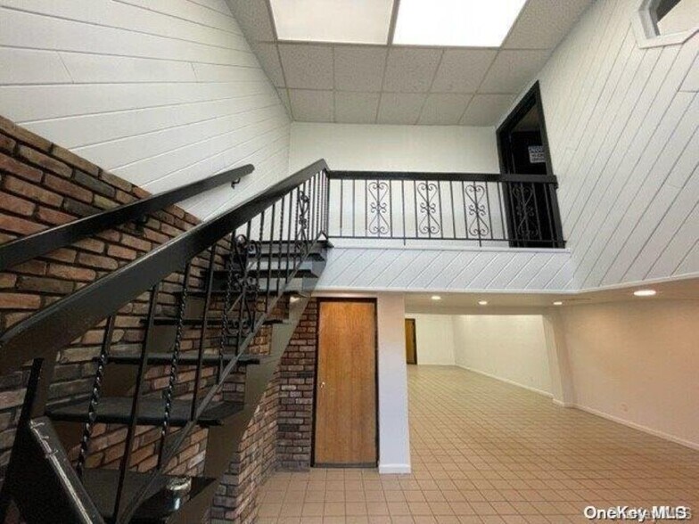 Primary Photo Of 5978 54th Ave, Maspeth Warehouse For Lease