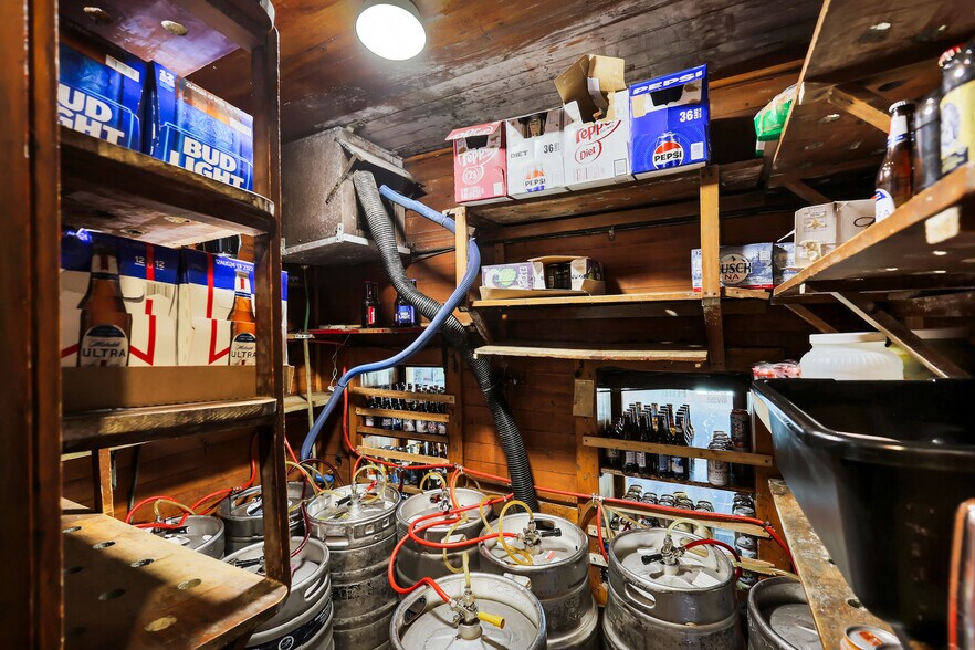 More Photos Of 2926 N Monroe St, Spokane Bar For Sale