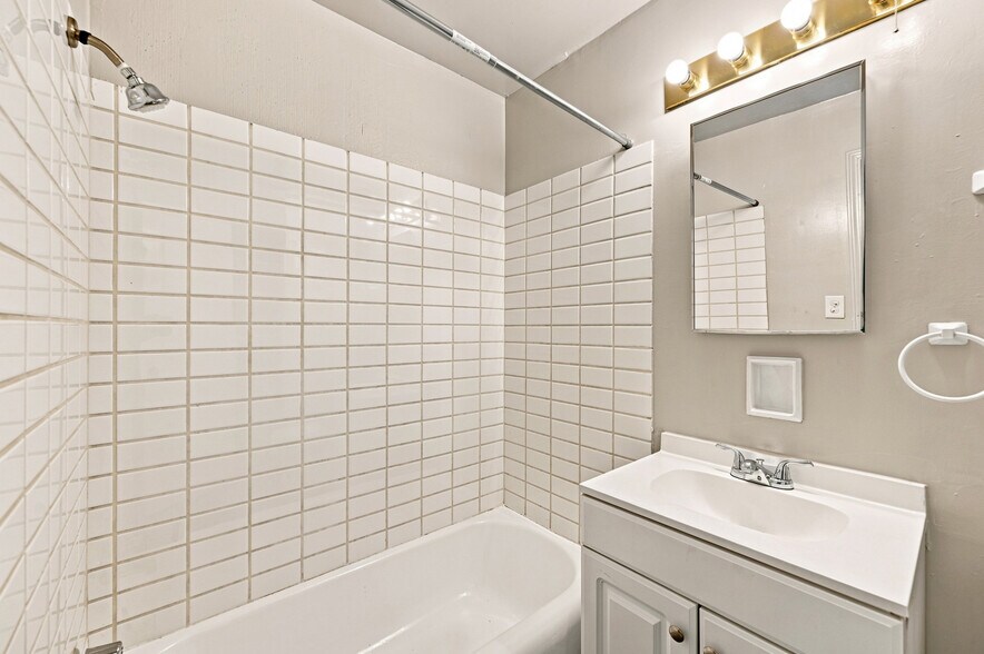 More Photos Of 5824 E Washington St, Indianapolis Apartments For Sale