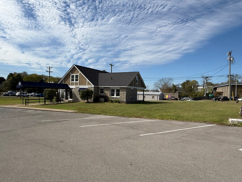 More Photos Of 2624 Old Lebanon Pike, Nashville Freestanding For Lease