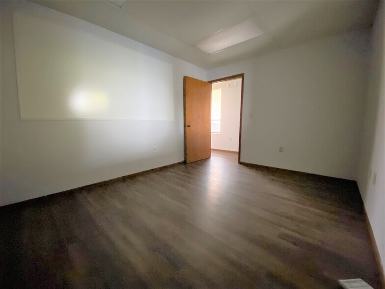 More Photos Of 1341 10th St E, Palmetto Unknown For Lease