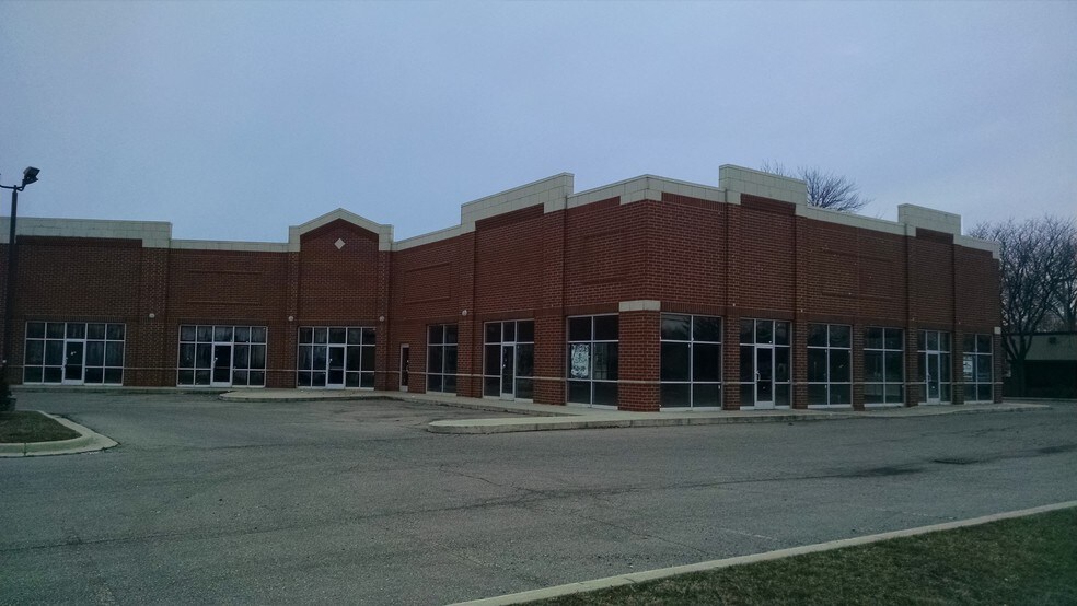 More Photos Of 32901-32931 Gratiot Ave, Roseville Freestanding For Lease