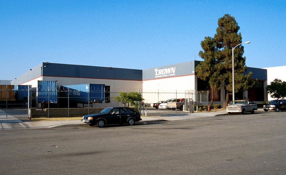 More Photos Of 109 W 134th St, Los Angeles Warehouse For Lease