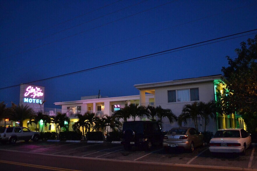 More Photos Of 345 Hamden Dr, Clearwater Hotel For Sale