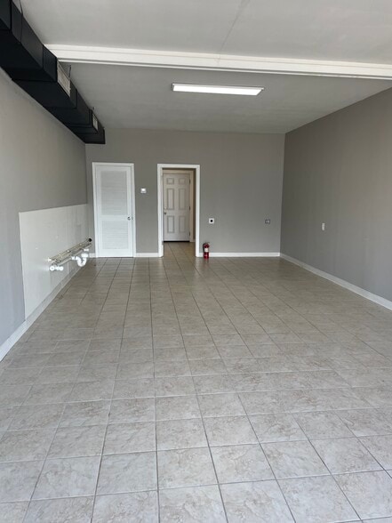 More Photos Of 4113-4117 Barrancas Ave, Pensacola Storefront For Lease