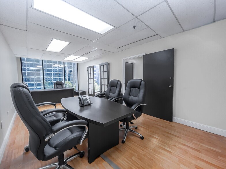 More Photos Of 1110 Brickell Ave, Miami Office For Sale