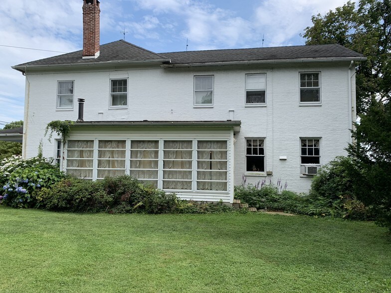 More Photos Of 422 S Main St, Shrewsbury Specialty For Sale