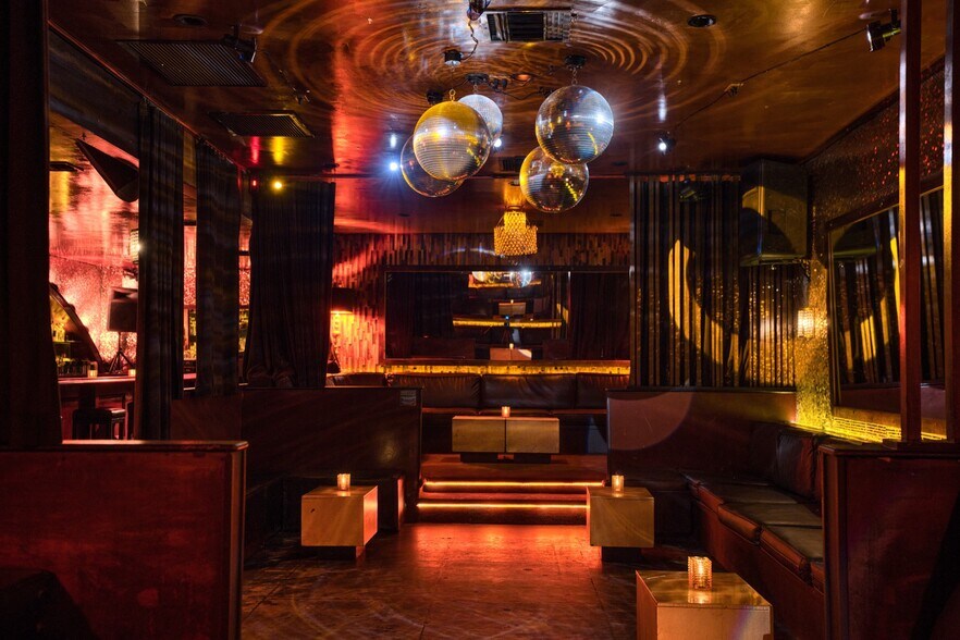 More Photos Of 1624-1626 N Cahuenga Blvd, Los Angeles Bar For Lease