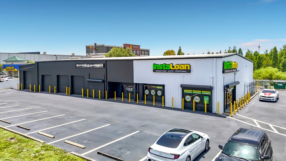 More Photos Of 8338 N Dale Mabry Hwy, Tampa Showroom For Sale