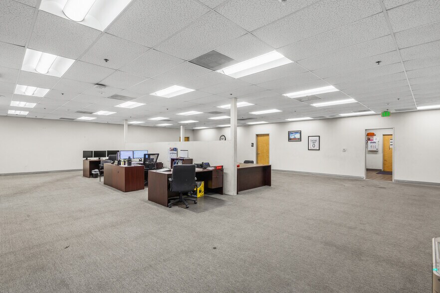 More Photos Of 10509 Business Dr, Fontana Warehouse For Lease
