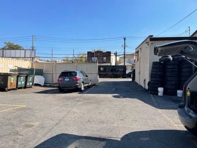 More Photos Of 14610 Guy R Brewer Blvd, Jamaica Warehouse For Lease