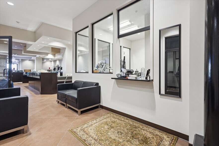 More Photos Of 2111 W Mountcastle Dr, Johnson City General Retail For Sale