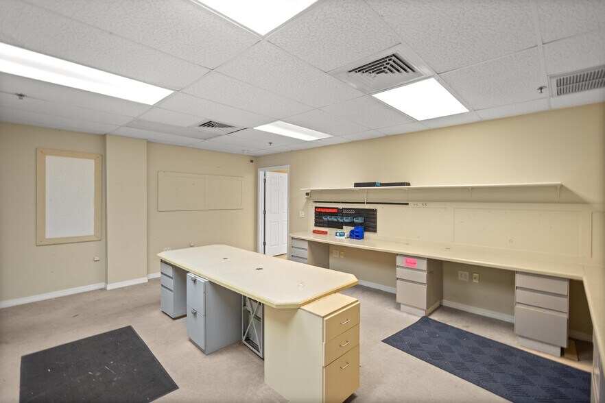 More Photos Of 1211 SW 17th St, Ocala Freestanding For Lease