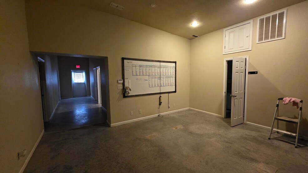 More Photos Of 5904 N County Road 1150, Midland Industrial For Lease