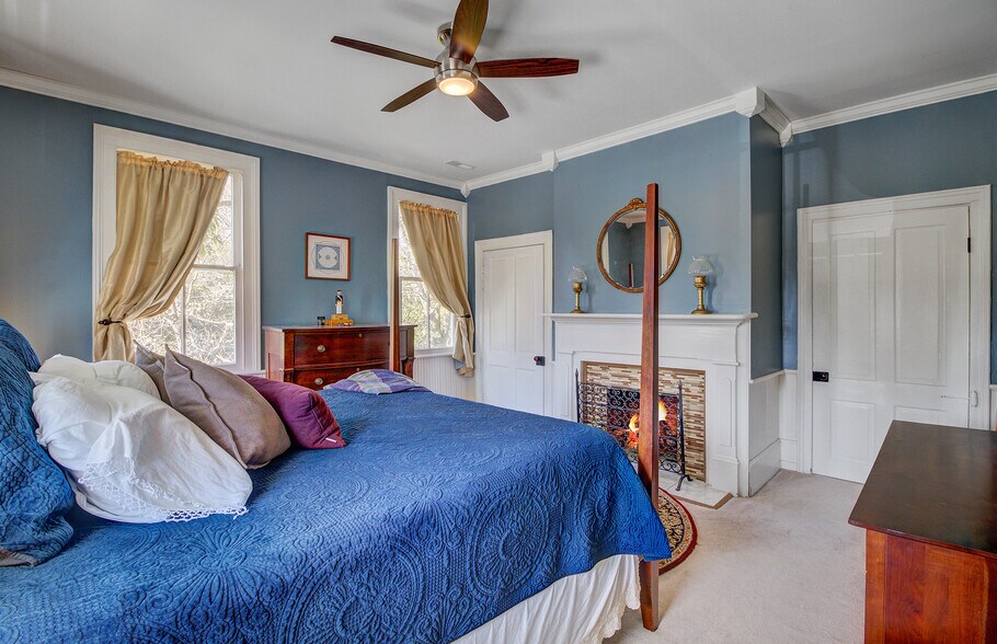 More Photos Of 112 S Magnolia St, Summerville Office Residential For Lease