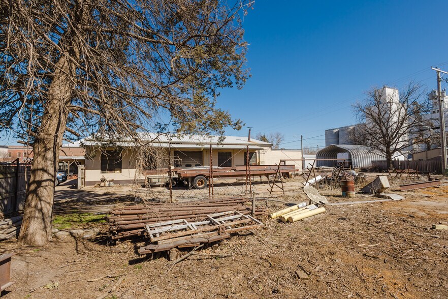 More Photos Of 410 N Commercial Ave, Sedgwick Storefront For Sale