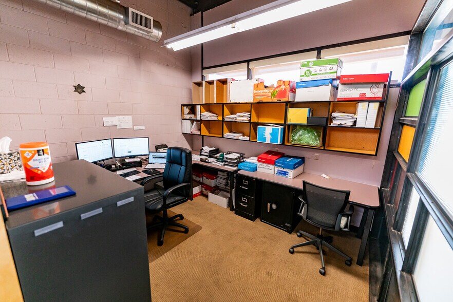 More Photos Of 5135-5145 E 38th Ave, Denver Warehouse For Sale