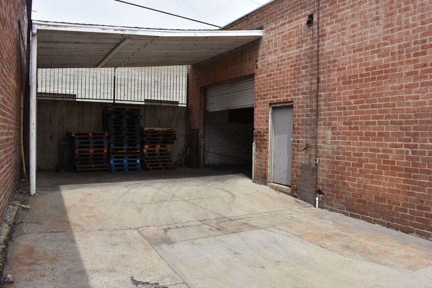 More Photos Of 851 E 60th St, Los Angeles Warehouse For Sale