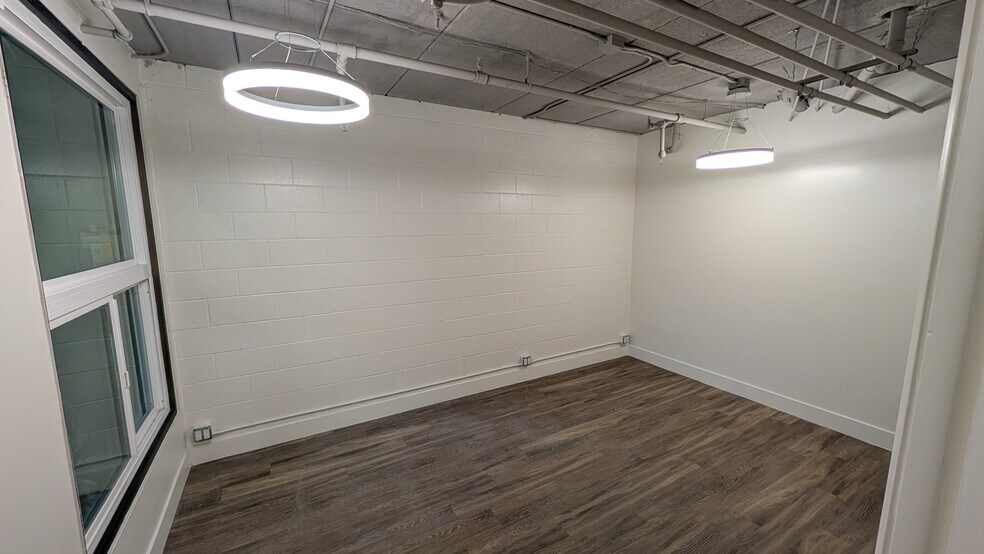 More Photos Of 2990 Mission Blvd, San Diego Office Residential For Lease