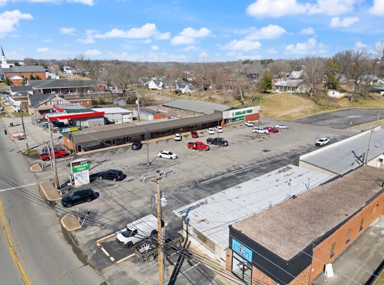 More Photos Of 615 E Main St, Scottsville Flex For Sale