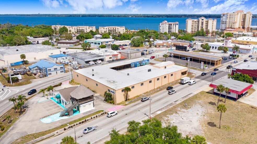 More Photos Of 117-137 Hughlett Ave, Cocoa General Retail For Sale