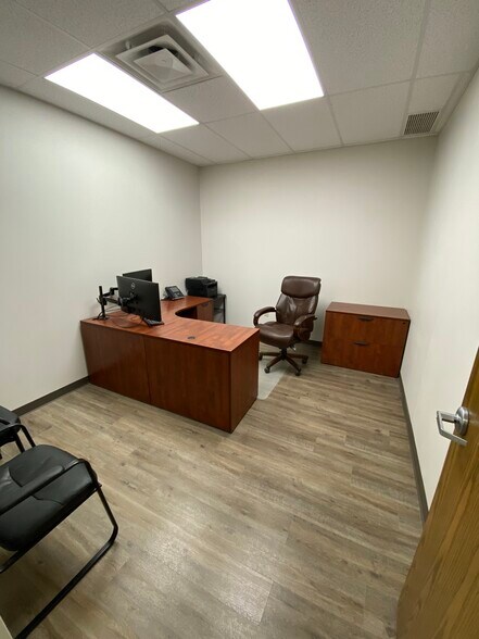 More Photos Of 2345 Southwest Blvd, Grove City Warehouse For Lease