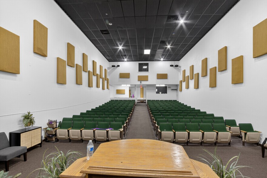 More Photos Of 1425 N Central Ave, Avondale Religious Facility For Sale