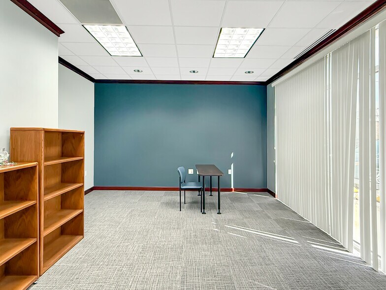 More Photos Of 401 Wabash Ave, Terre Haute Office For Sale