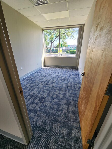 More Photos Of 178 Commerce Rd, Carlstadt Manufacturing For Sale