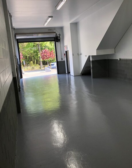 More Photos Of 46 Androvette St, Staten Island Warehouse For Lease