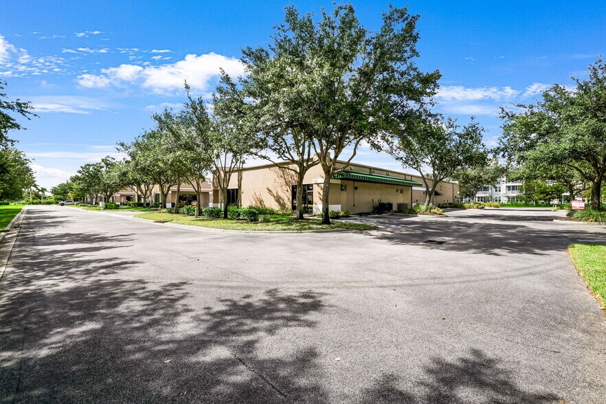 More Photos Of 8991 Daniels Center Dr, Fort Myers Medical For Sale
