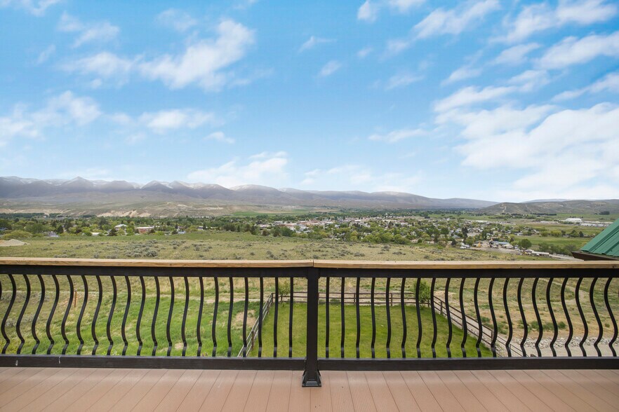 More Photos Of 13 Gott Ln, Salmon Hospitality For Sale