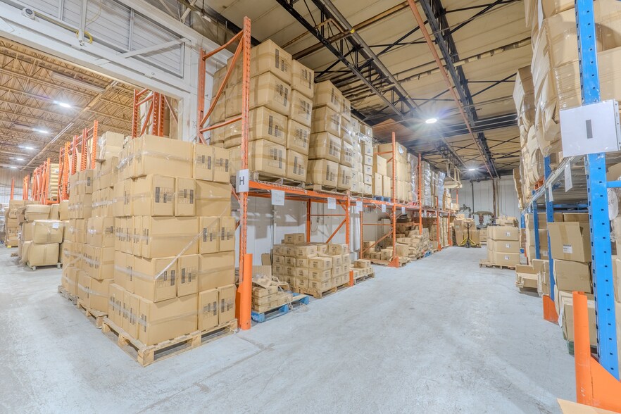 More Photos Of 181 Av Oneida, Pointe-claire Industrial For Sale