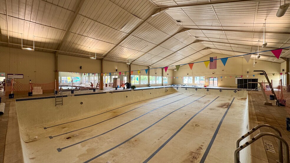 More Photos Of 5133 Darrow Rd, Hudson Health Club For Sale