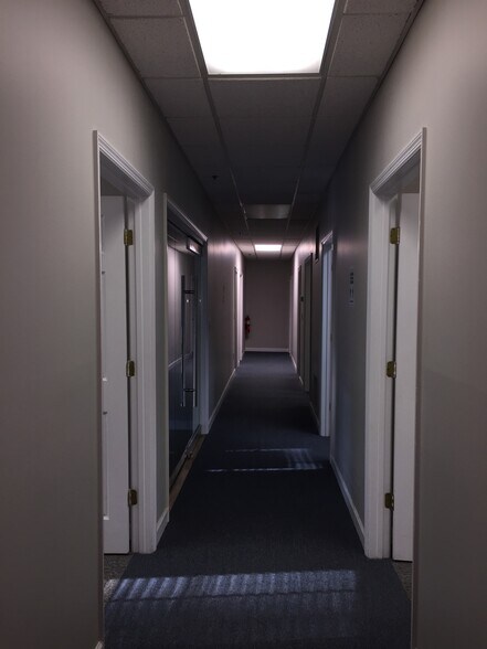 More Photos Of 1111 Cambridge Sq, Alpharetta Office Residential For Sale