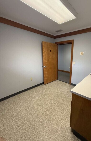 More Photos Of 3610 Moore Duncan Hwy, Moore Medical For Lease
