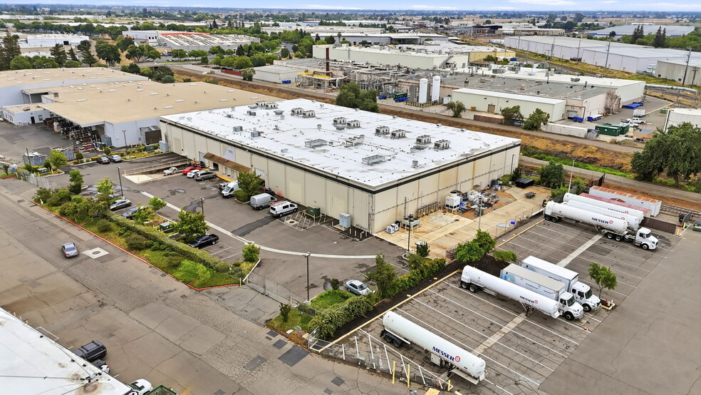 More Photos Of 5860 88th St, Sacramento Warehouse For Sale