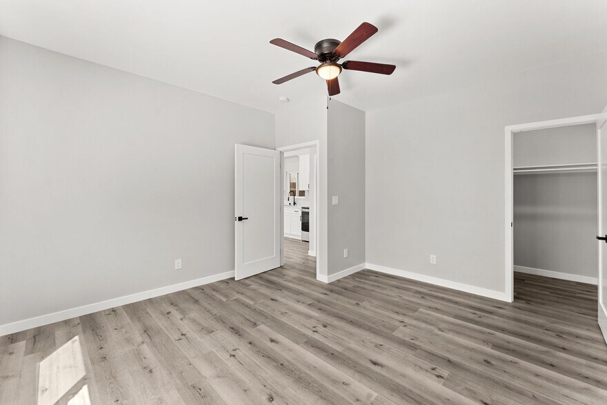 More Photos Of 4864 Fond du Lac Ct, San Diego Apartments For Sale