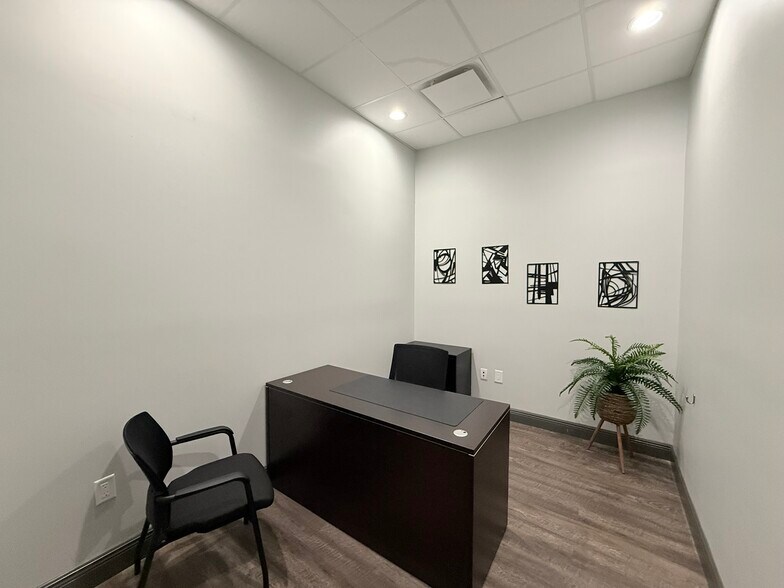 More Photos Of 952 International Pky, Lake Mary Office Residential For Lease