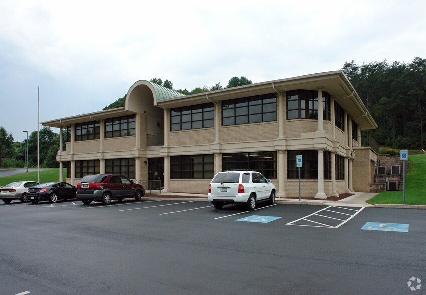 Primary Photo Of 2433 Morgantown Rd, Reading Office For Lease