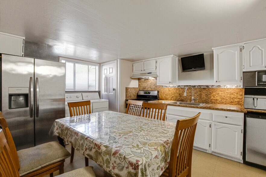 More Photos Of 11234 Hatteras St, North Hollywood Apartments For Sale