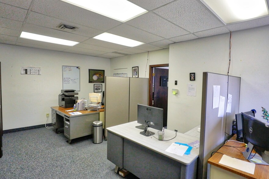 More Photos Of 584 Meadow St, Agawam Medical For Lease