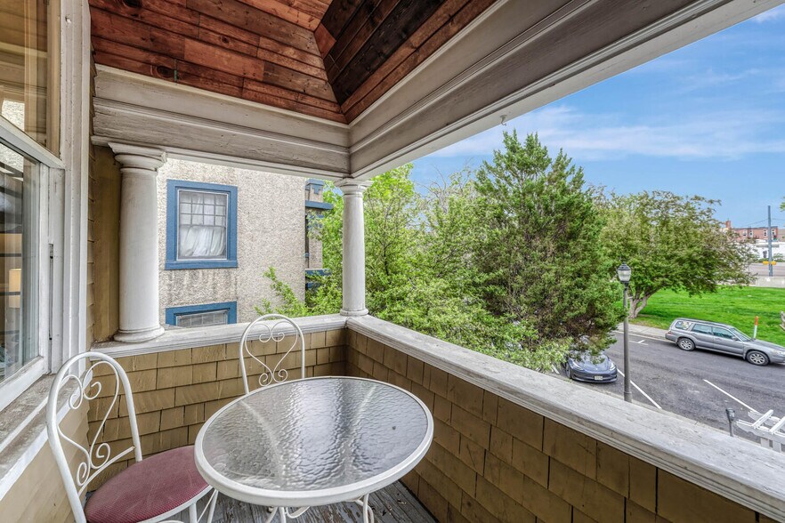 More Photos Of 6 Boulder Crescent St, Colorado Springs Hotel For Sale