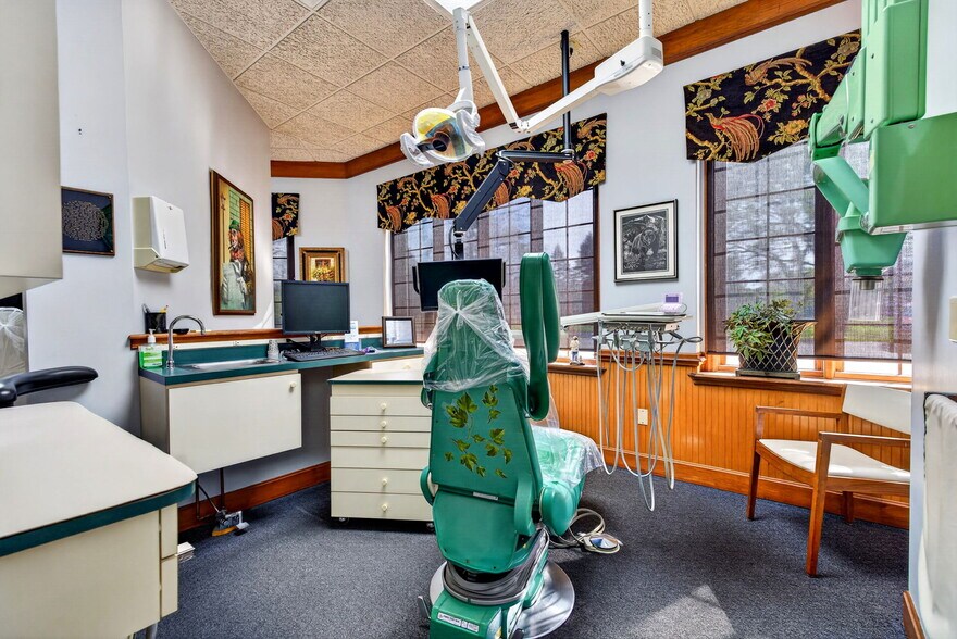 More Photos Of 1964 N Lakeman Dr, Bellbrook Medical For Sale