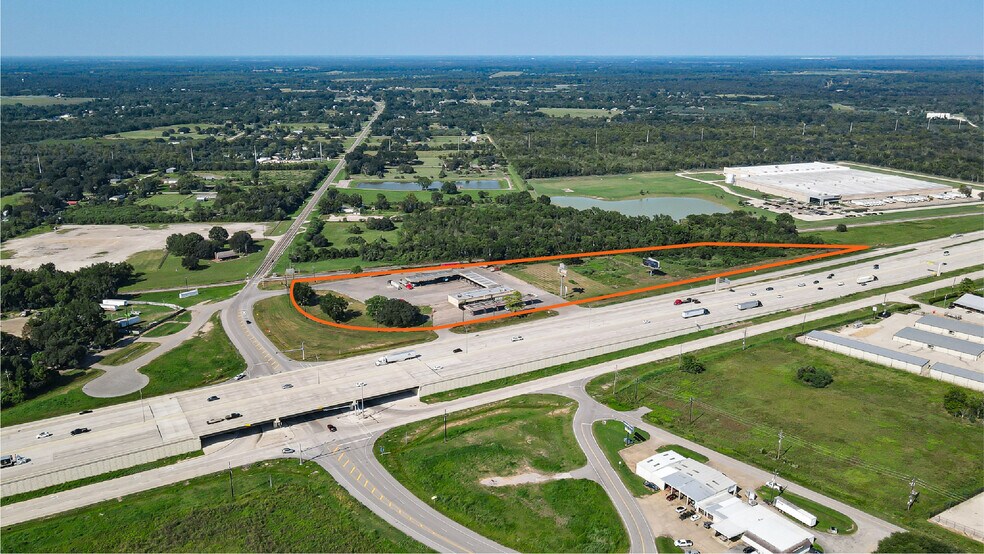 More Photos Of 5168 NE I 10 Frontage Rd, Sealy General Retail For Sale
