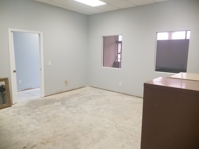 More Photos Of 200 W Harrison St, Dillon Office For Lease
