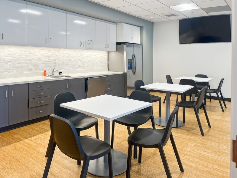 More Photos Of 388 Market St, San Francisco Coworking Space